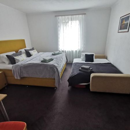Pension Kiwi Микулов Экстерьер фото