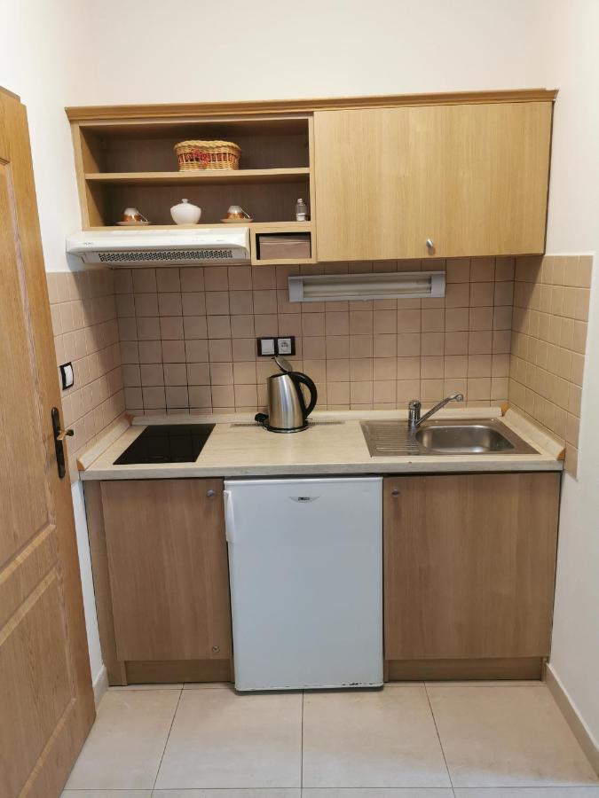 Pension Kiwi Микулов Экстерьер фото