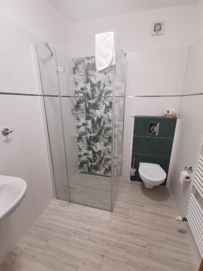 Pension Kiwi Микулов Экстерьер фото